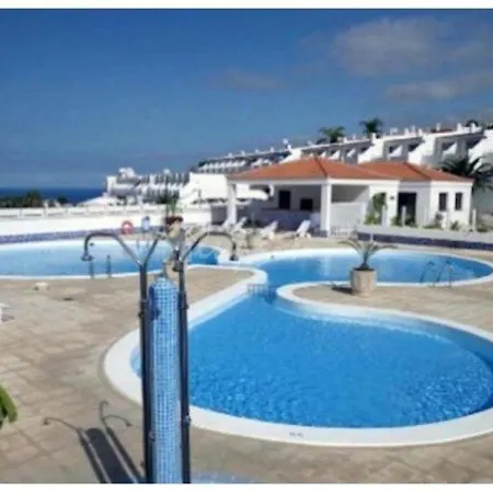 Holliday Village דירה אדחה
